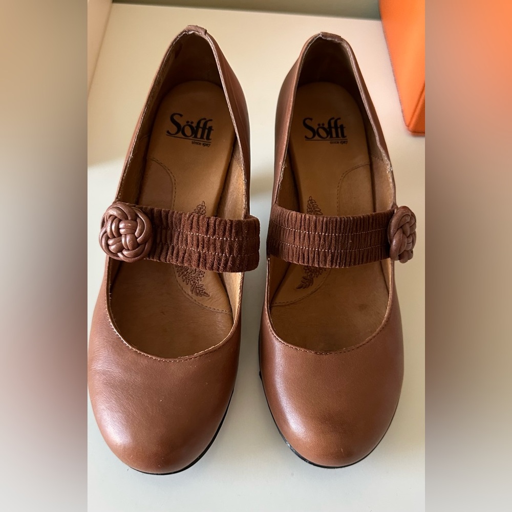 Women’s shoes.
